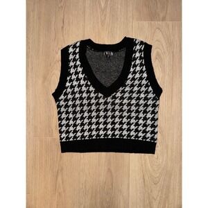 J is for Justify Houndstooth Knit Cropped‎ Sweater Vest